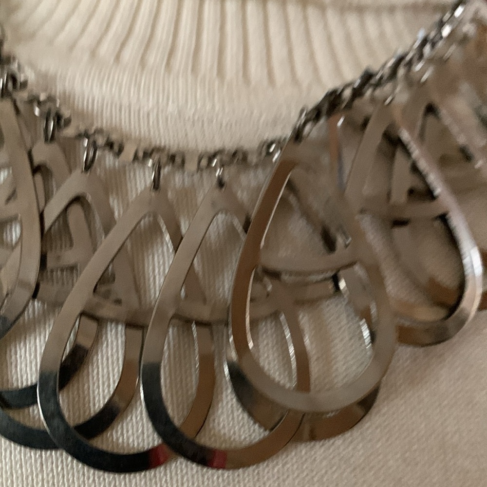 Jewelry - Picture 2 of 3